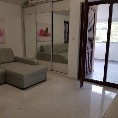 Relax Zone III Apartment Malinska Exterior foto