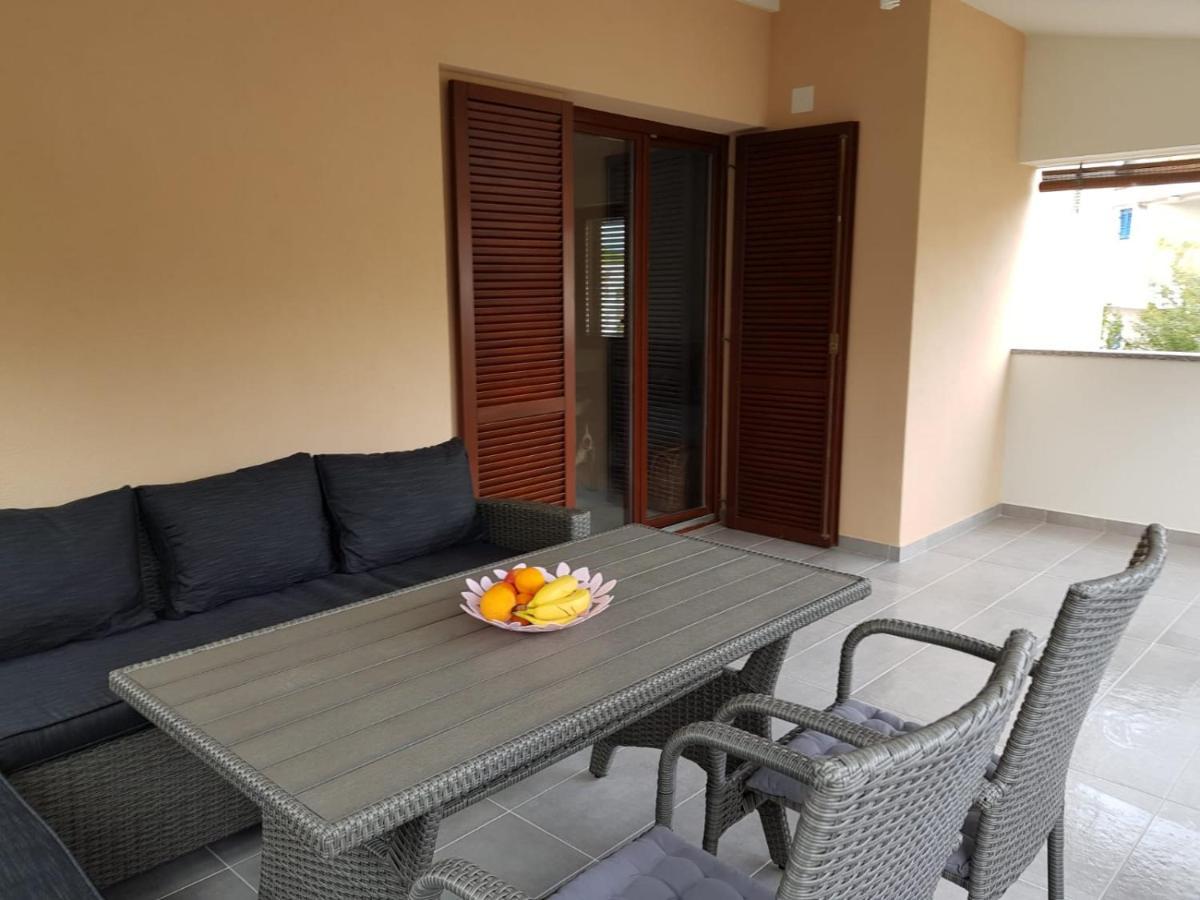 Relax Zone III Apartment Malinska Exterior foto