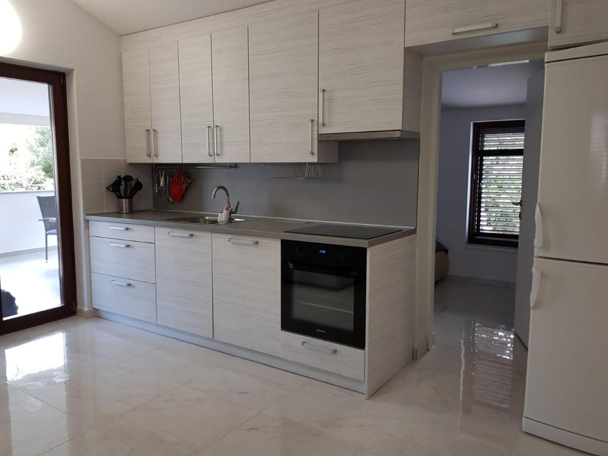 Relax Zone III Apartment Malinska Exterior foto